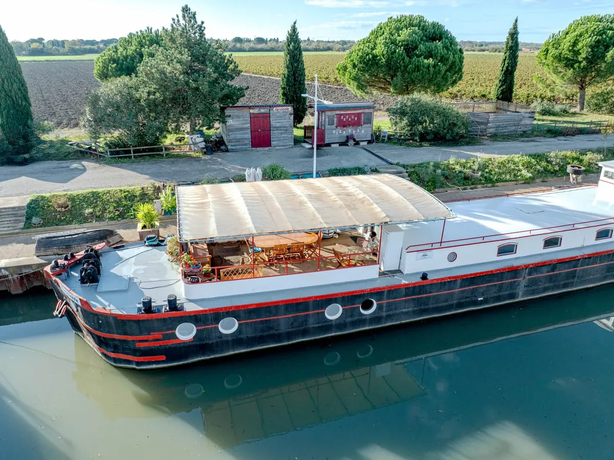 PENICHE FARNIENTE SEJOURS TOURISTIQUES EN CAMARGUE