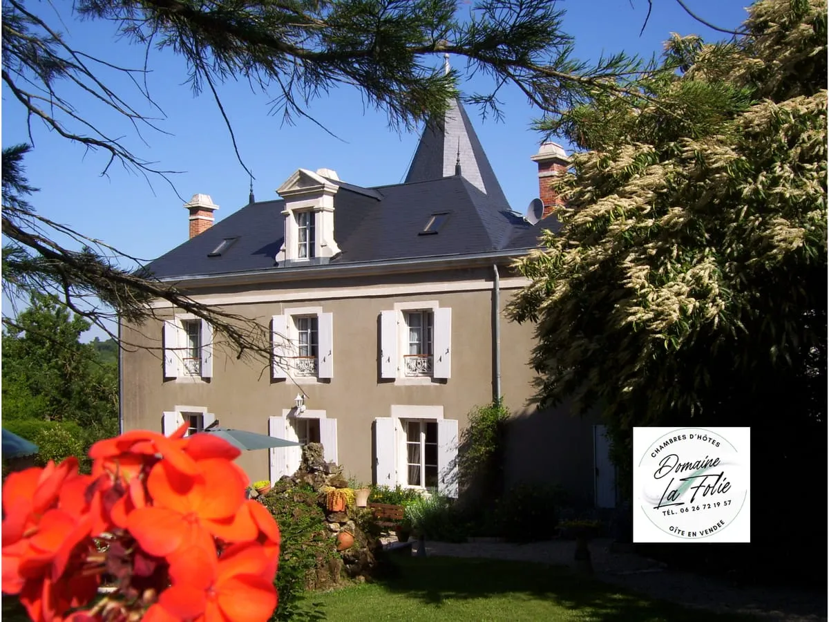 DOMAINE LA FOLIE - CHAMBRES D'HOTES entre terre et mer, au coeur de la Vendée