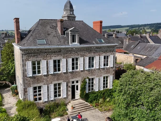 LA DOUCELLE, maison d'hôtes de culture et de bien-être