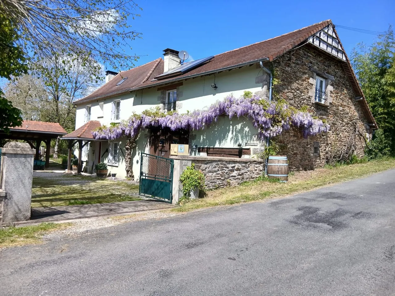 LES CHAUMES EN PERIGORD VERT