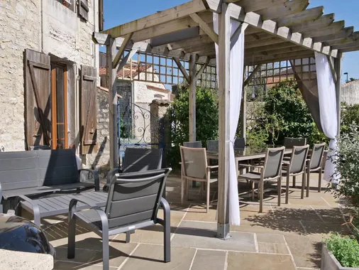 Le Vieux Café Holiday Cottage